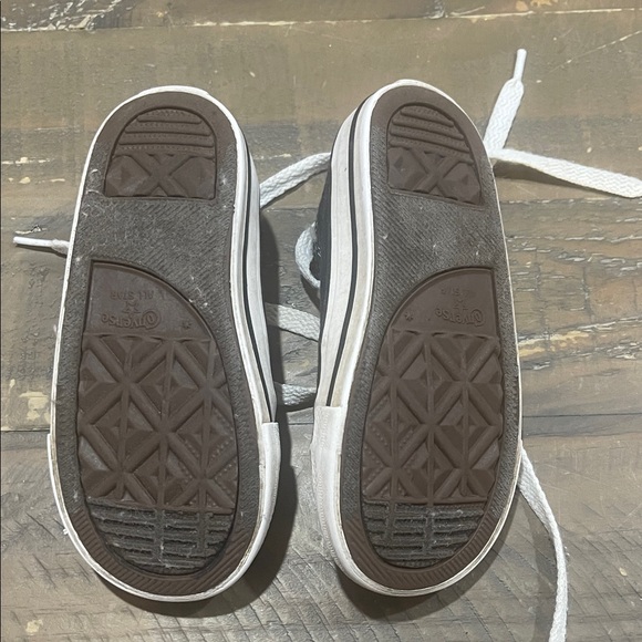 Kids Converse - Picture 2 of 2